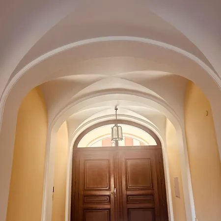 Miodowa Old Town Residence, Historic Royal Route * ורשה